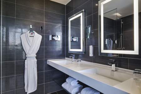 lavabos dobles en un baño